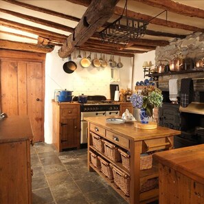 House | 4 bedrooms, desk, iron/ironing board - Summerhill Cottage Windermere The Lake District (Windermere)