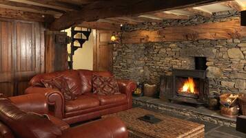 House | 4 bedrooms, desk, iron/ironing board