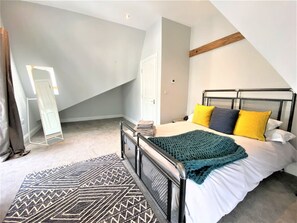 2 bedrooms - Town Hall Lofts Flat 2 Settle (Settle)