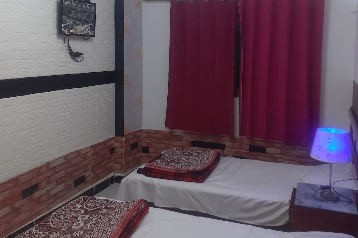 Basic Single Room, Balcony, Sea View