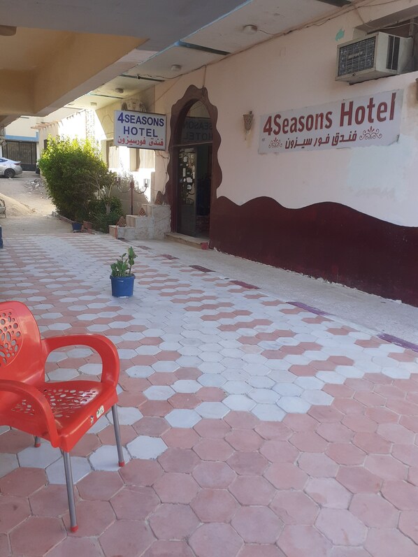 واجهة المنشأة