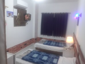 Basic Single Room, Balcony, Sea View - Four Seasons Hostel (Hurghada)