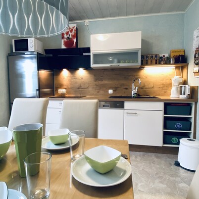 Eifel-house Ferienhaus mit 3 Schlafzimmern Nähe Phantasialand Köln Bonn Therme