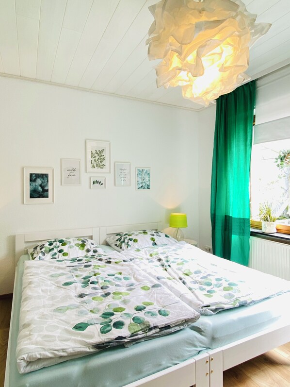 5 soveværelser, skrivebord, strygejern/strygebræt, weekendseng