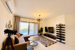 TV - Ground Spacious 1-BR Apt @ SwanLake - El Gouna (Red Sea Governorate)