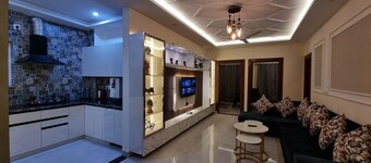 Hillside nest 2 BHK apartment with a hill  and mussoorie view. 