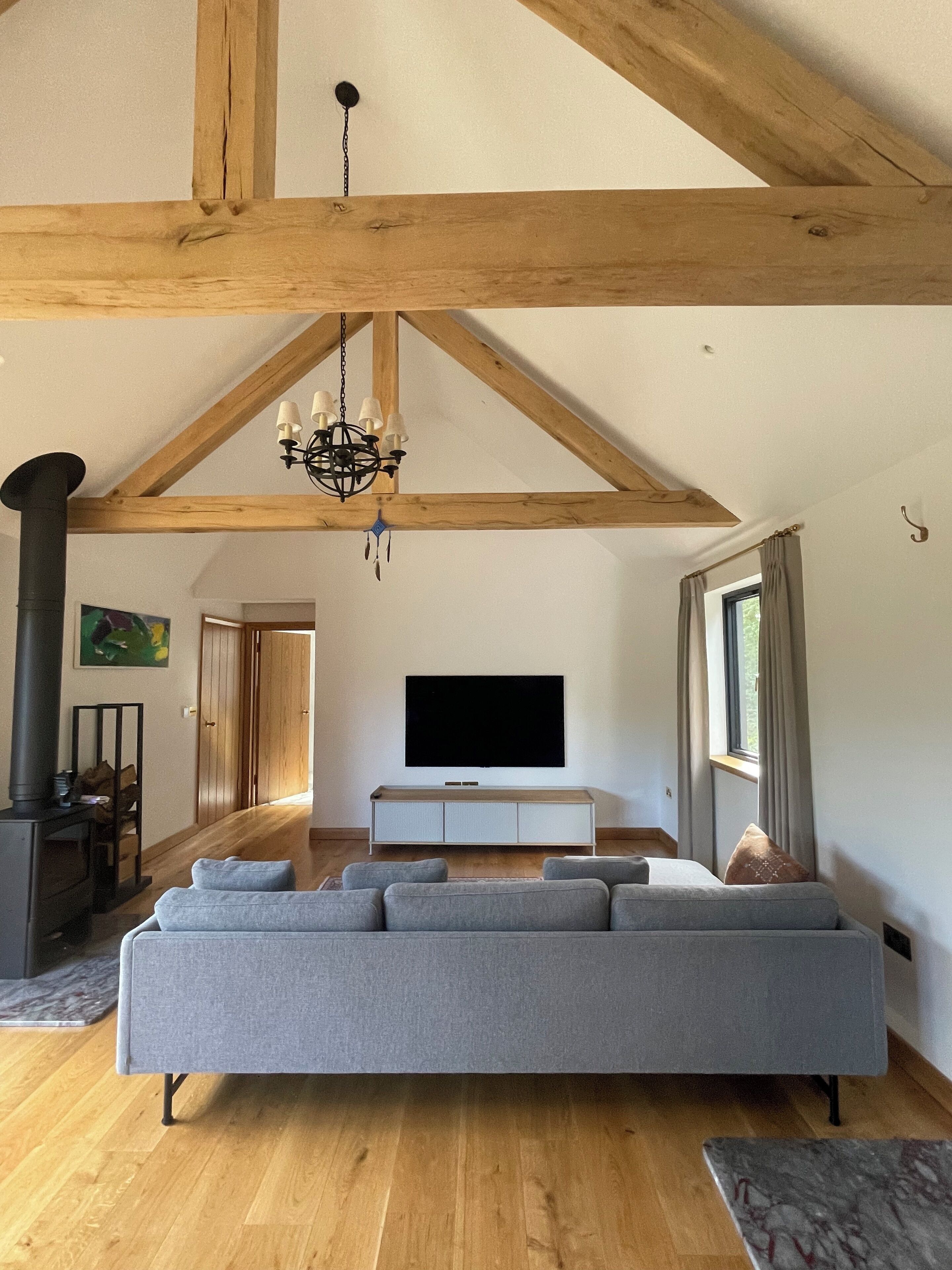 Smart TV, fireplace
