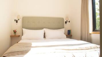 2 bedrooms, WiFi, bed sheets, wheelchair access