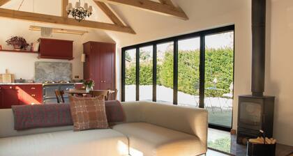 Beautiful re-imagined country chapel in peaceful hamlet