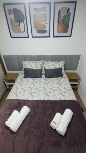 1 chambre, fer et planche à repasser, Wi-Fi, draps fournis
