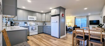 The Apple Tree Cottage ~ a fully remodeled 2 bed / 2 bath home