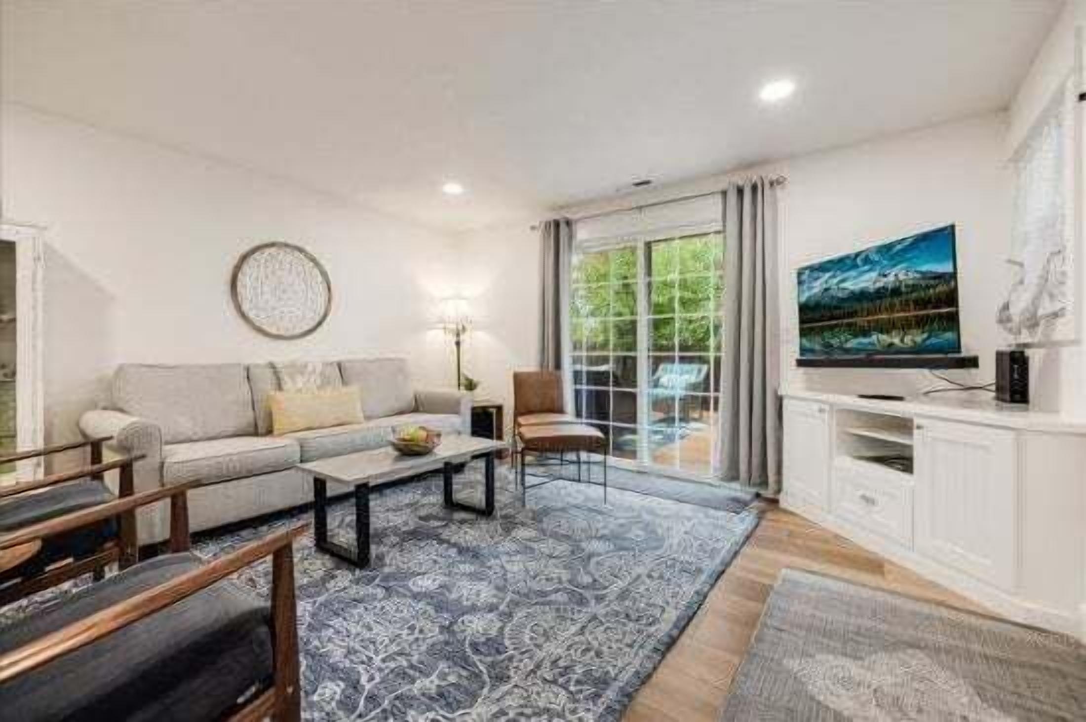 Smart TV, table tennis, books, stereo