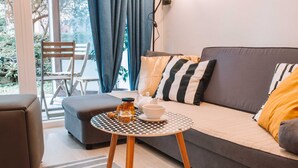 Apartemen (One Bedroom Apartment) | Ruang keluarga