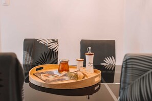 Leilighet (One Bedroom Apartment) | Spisestue
