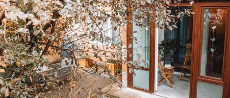 Apartment (One Bedroom Apartment) | Exterior