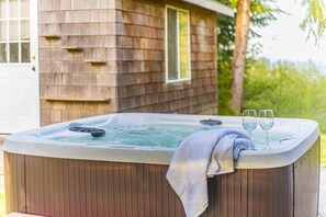 Bain à remous extérieur