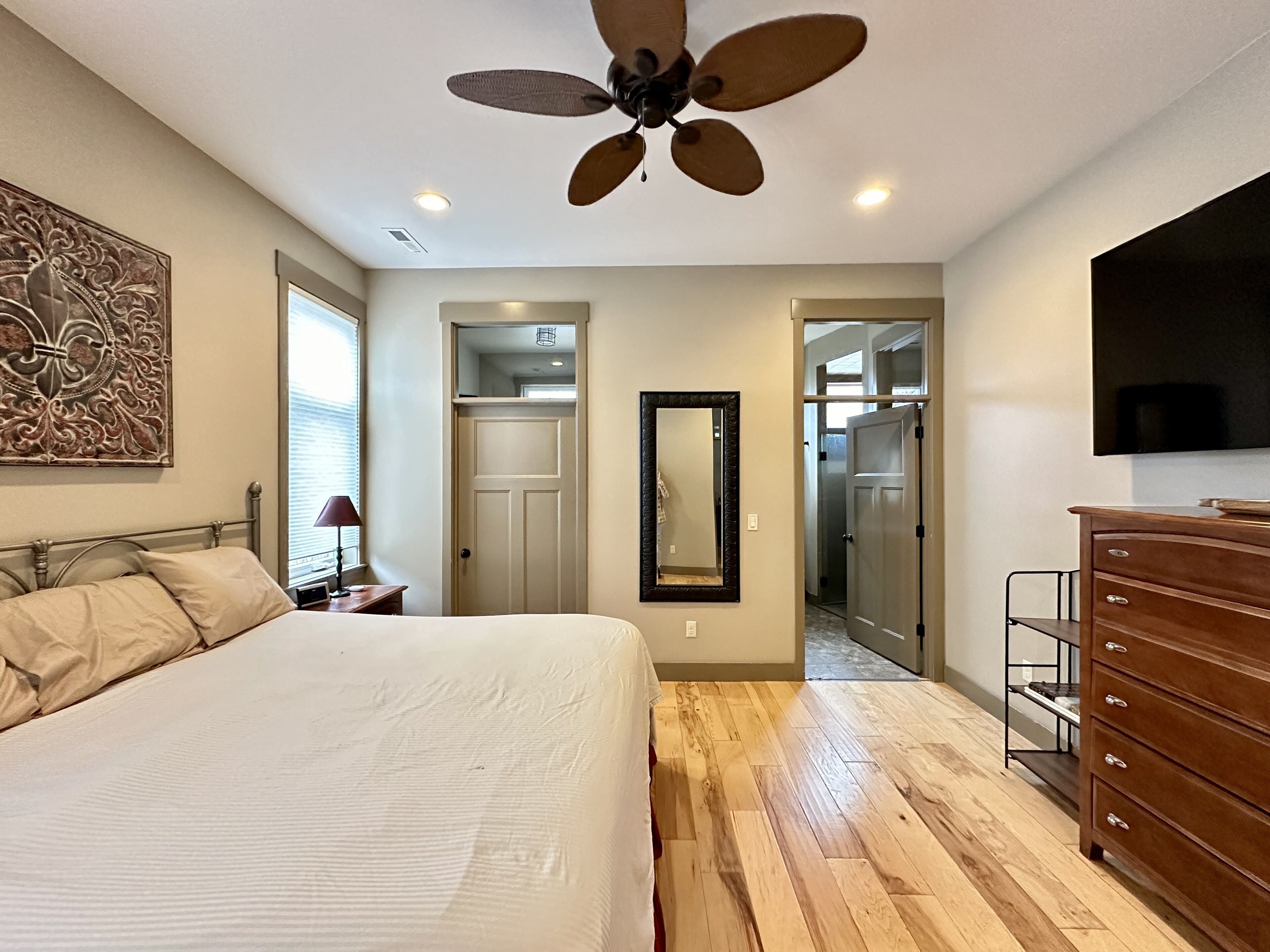 2 chambres, fer et planche à repasser, Wi-Fi, draps fournis