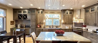 Stunning custom comfy home in quiet NW Billings 