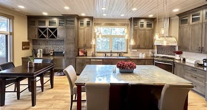 Stunning custom comfy home in quiet NW Billings