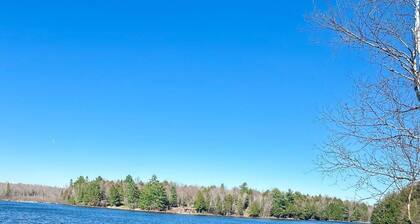 Cozy Cottage in McKellar ON Lakeside