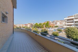 Property grounds - Mini house with large terrace (Abruzzo)