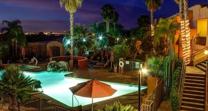 Tucson's Serene Oasis with complimentary breakfast 