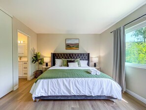 2 quartos, berço de viagem, Wi-Fi de cortesia, roupa de cama