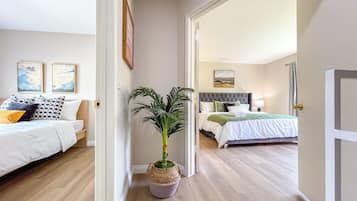 2 habitaciones, cuna de viaje, wifi gratis y ropa de cama