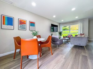 Dining - Sweet 2 bd for monthly stay! 20 mi to Disney (Diamond Bar)