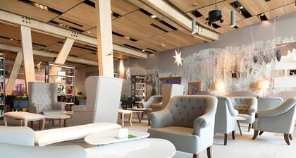 Apartment with Partial Mountain View (B229)