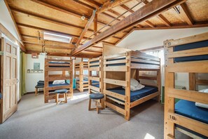 2 slaapkamers, reisbedje, gratis wifi, beddengoed