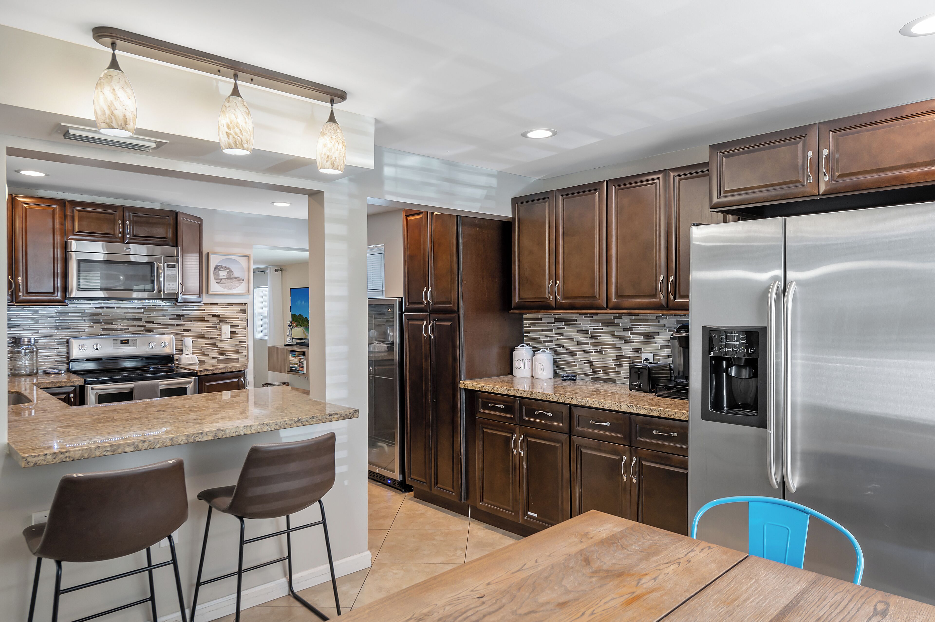 Kylskåp, mikrovågsugn, ugn och spishäll