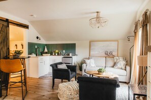 غرفة مميزة | بديكورات فريدة لكل غرفة وطراز فريد لكل وحدة وواي فاي مجانًا