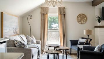 1 habitación, decoración personalizada y muebles diferentes