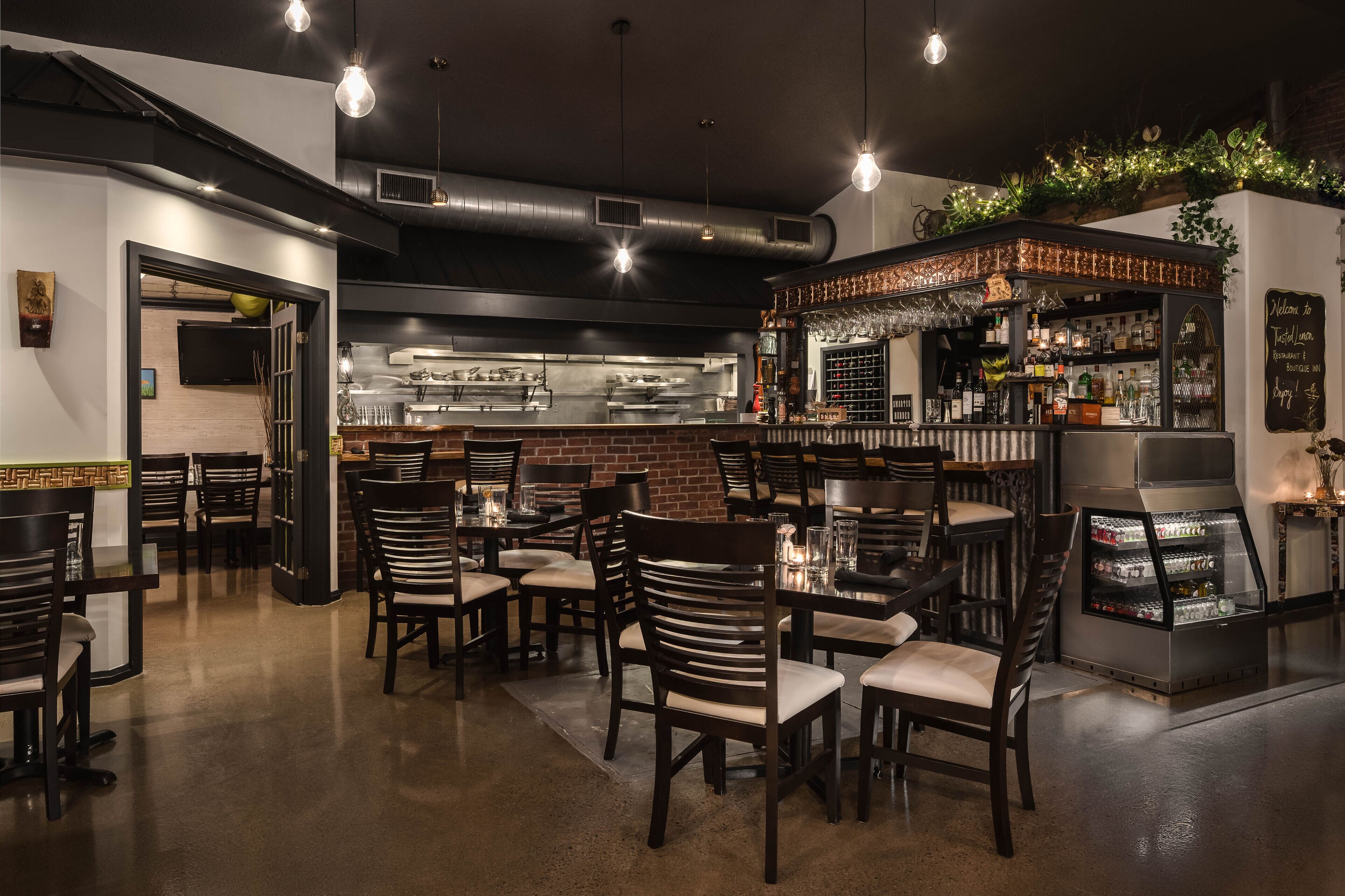 ディナーに営業