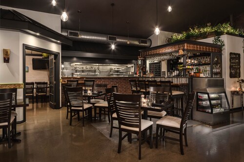 Twisted Lemon Restaurant & Boutique Inn