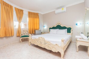 Superior Room, 1 King Bed, Shower Grab Bars, Air conditioning