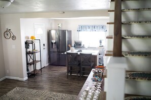 Interior - Cozy Allegheny Passage bike trail retreat between Pittsburgh and Washington, DC. (Connellsville)