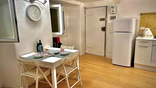 Fridge, microwave, stovetop, electric kettle