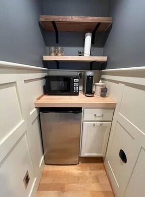 Fridge, microwave, coffee/tea maker, electric kettle