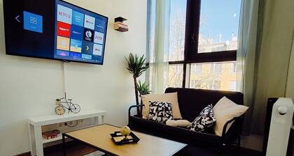 Pretty Apartment Next to Metro U3