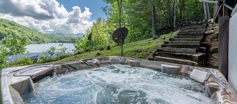 Family-Friendly Lakefront Retreat â Private Dock, Hot Tub & Endless Fun!