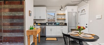 Adorable cottage in Franklin l Detached home l Pet friendly l Close to town