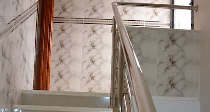 ozoudhighstadingapparetementnumber5