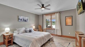 3 Schlafzimmer, Schreibtisch, Bügeleisen/Bügelbrett, kostenloses WLAN