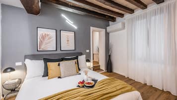 1 bedroom, iron/ironing board, travel crib, WiFi