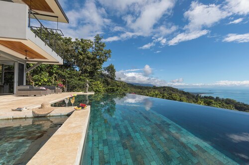 Gema Escondida-Newly Listed Home Nestled in the Jungle with Breathtaking Views 