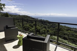 Property grounds - Gema Escondida-Newly Listed Home Nestled in the Jungle with Breathtaking Views  (Provincia de Puntarenas)