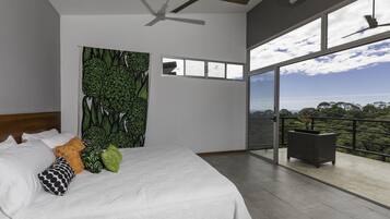 3 bedrooms, desk, WiFi, bed sheets