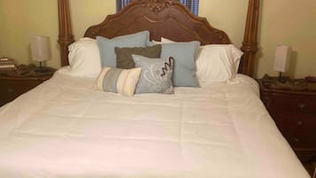 2 bedrooms, iron/ironing board, WiFi, bed sheets